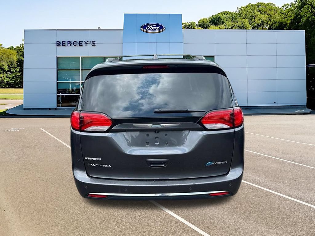 Used 2017 Chrysler Pacifica Platinum FWD image 6