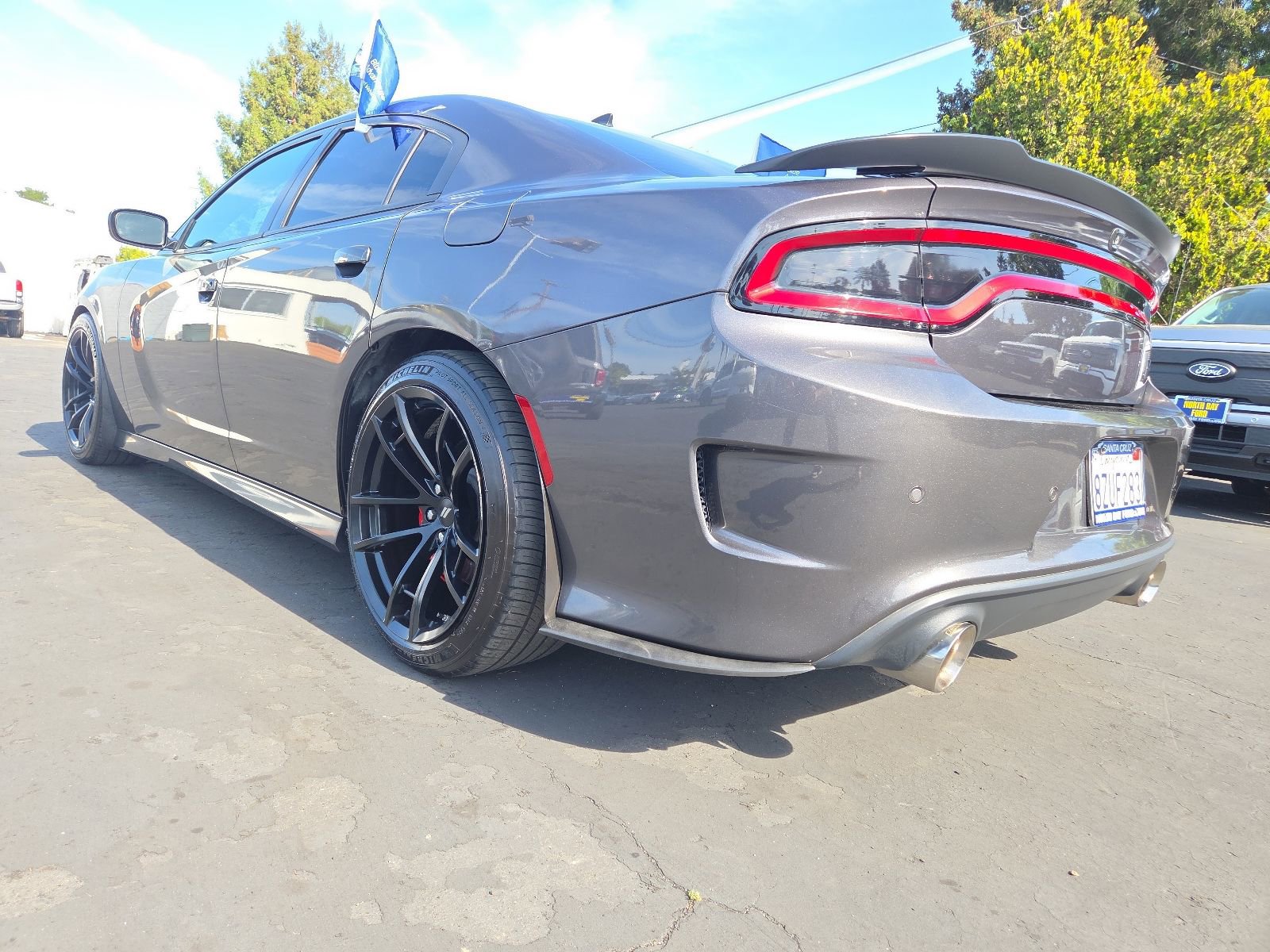 Used 2018 Dodge Charger R/T RWD image 9
