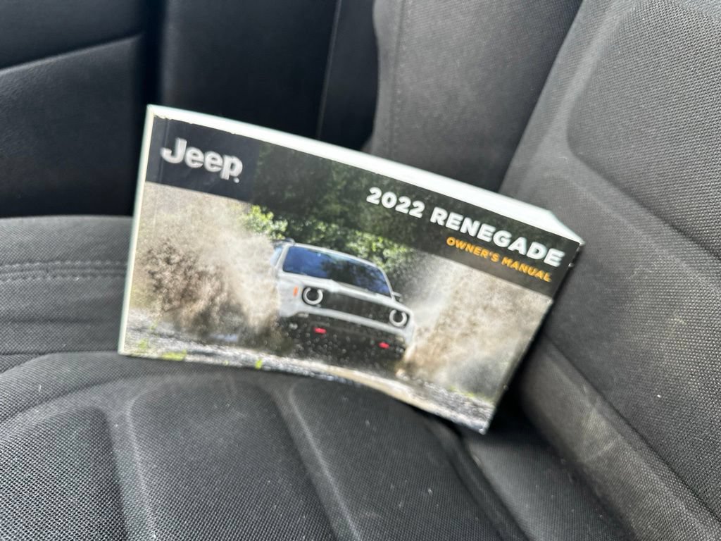 Used 2022 Jeep Renegade Latitude AWD/4WD image 42