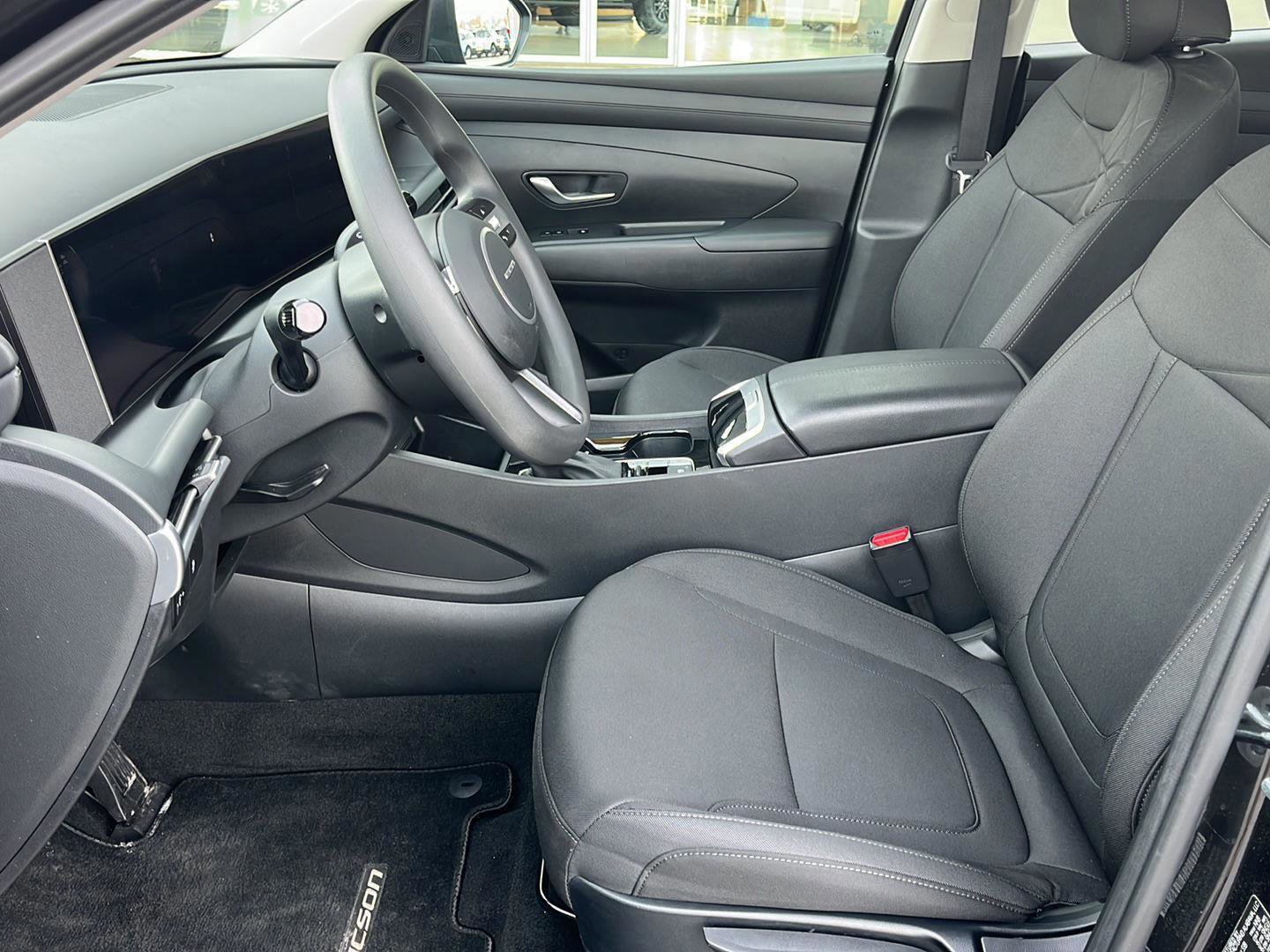 Used 2025 Hyundai Tucson SE AWD/4WD image 10