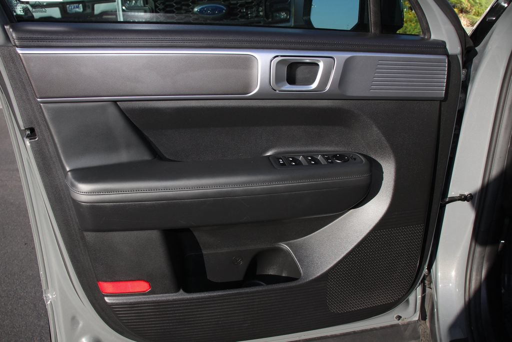 Used 2025 Hyundai Santa Fe SEL FWD image 22