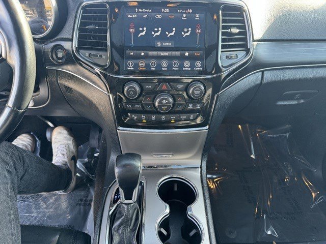 Used 2022 Jeep Grand Cherokee Limited w/ Trailer Tow Group IV image 17