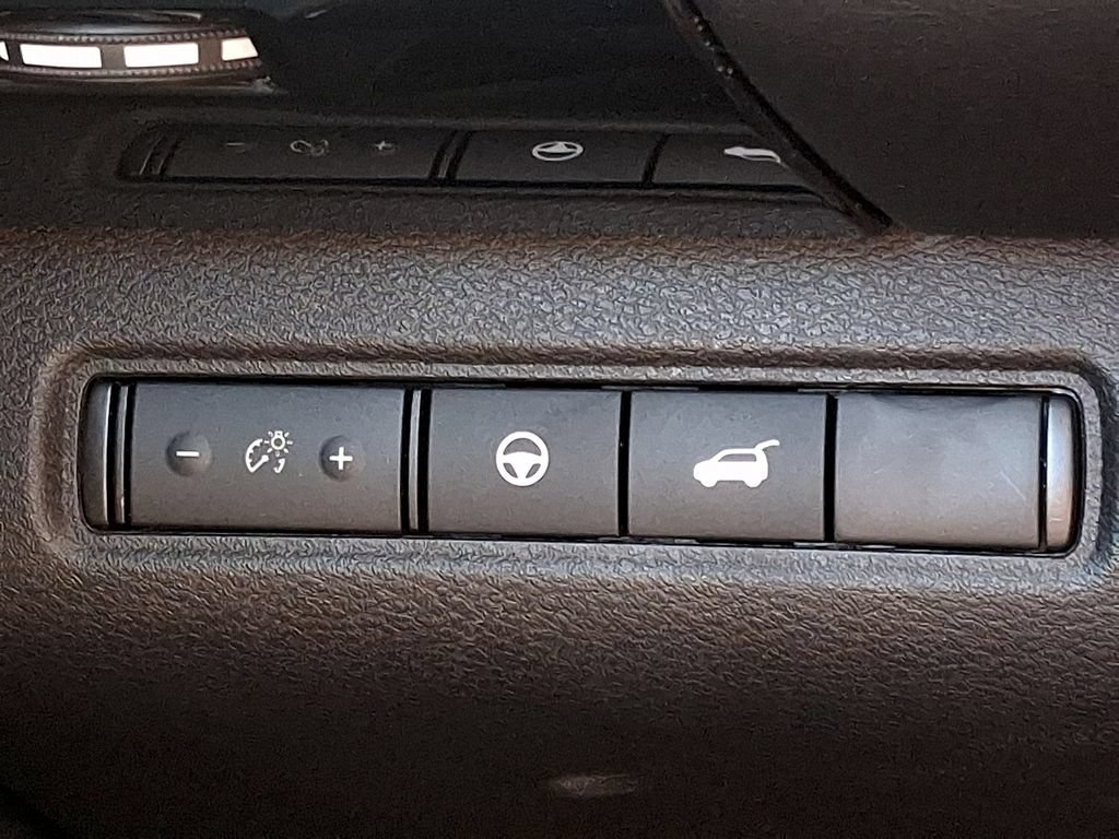 Used 2025 Nissan Pathfinder SV AWD/4WD image 26