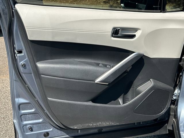 Used 2023 Toyota Corolla Cross L FWD image 11