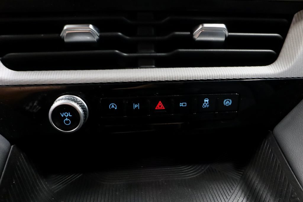 Certified 2025 Ford Explorer Active AWD/4WD image 32