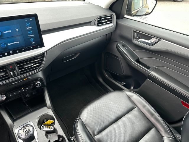 Certified 2024 Ford Escape Platinum image 24