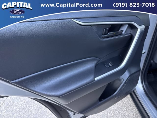 Used 2025 Toyota RAV4 LE AWD/4WD image 17
