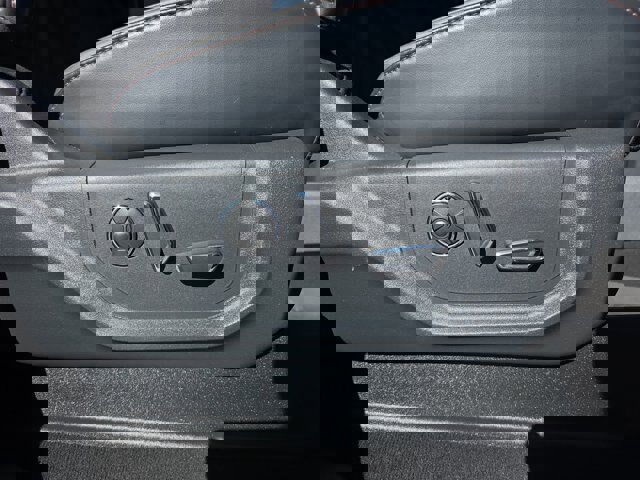 Certified 2022 Ford F450 Platinum w/ FX4 Off-Road Package image 32