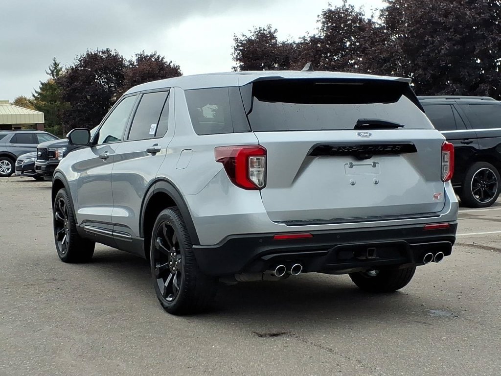 Certified 2022 Ford Explorer ST w/ Equipment Group 401A AWD/4WD image 3