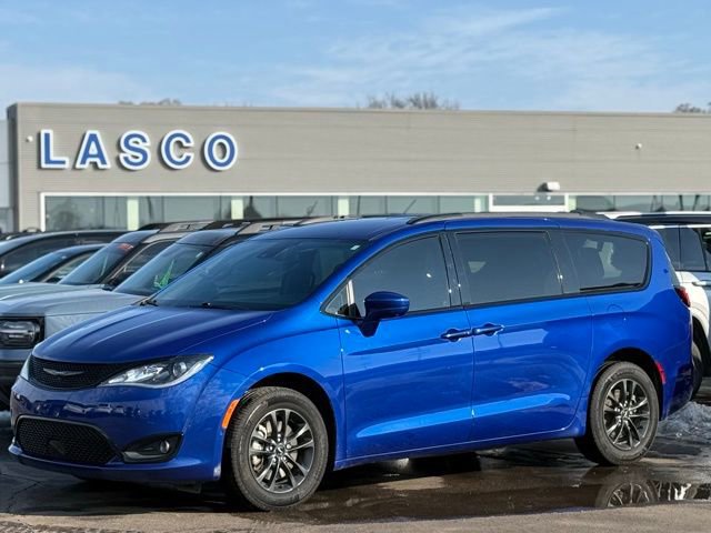 Used 2020 Chrysler Pacifica Touring-L w/ Advanced Safetytec Group
