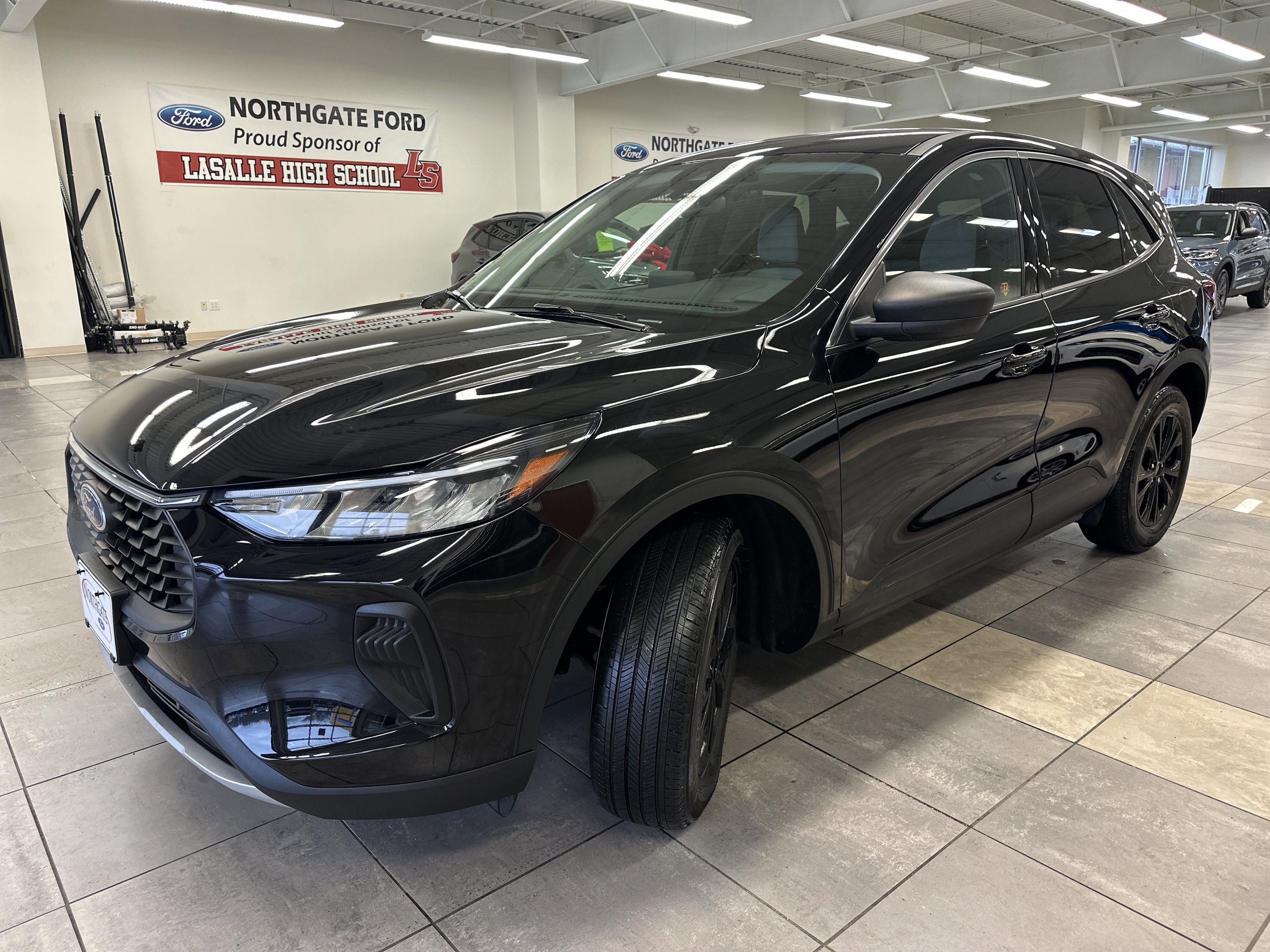 Certified 2023 Ford Escape Active w/ Cold Weather Package image 15