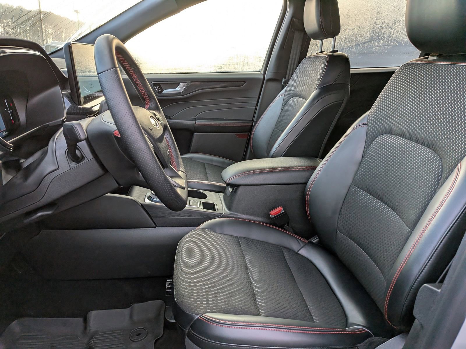 Certified 2025 Ford Escape ST-Line w/ Equipment Group 301A image 22