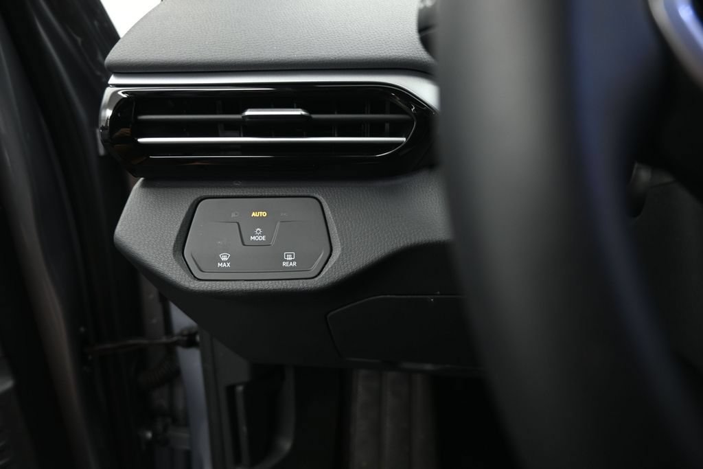 Used 2025 Volkswagen ID.4 Pro RWD image 10