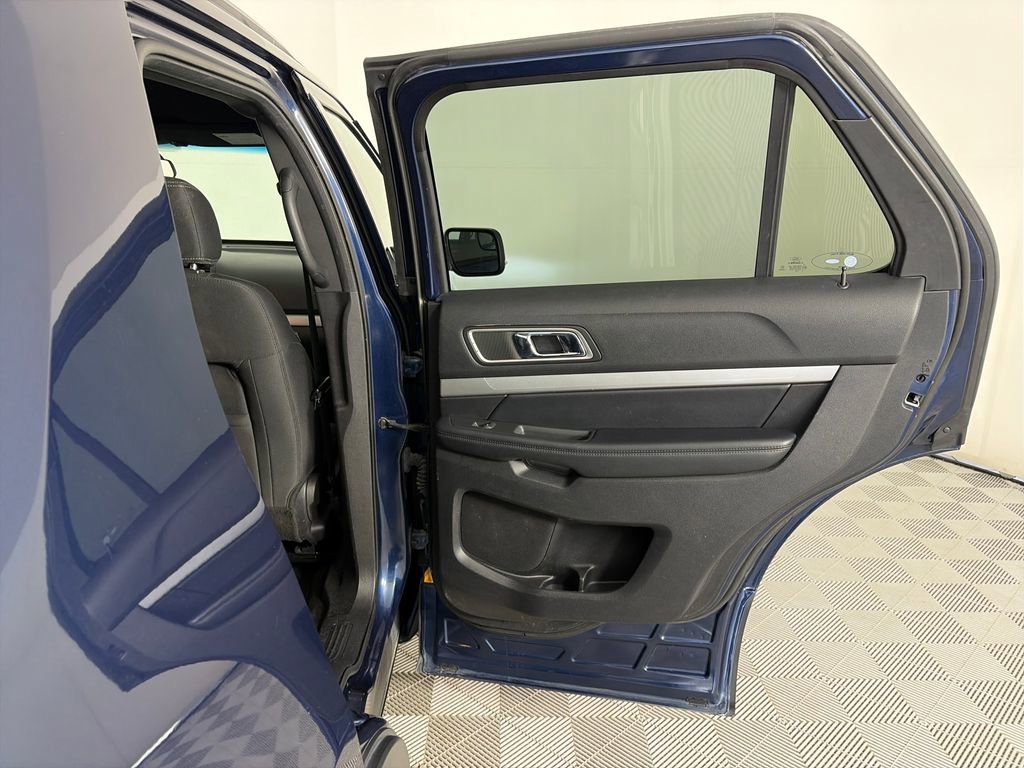 Certified 2017 Ford Explorer XLT AWD/4WD image 28