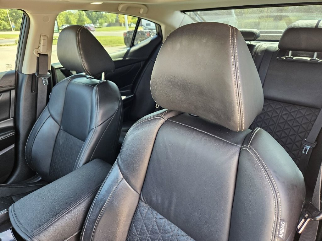 Used 2017 Nissan Maxima Platinum FWD image 17