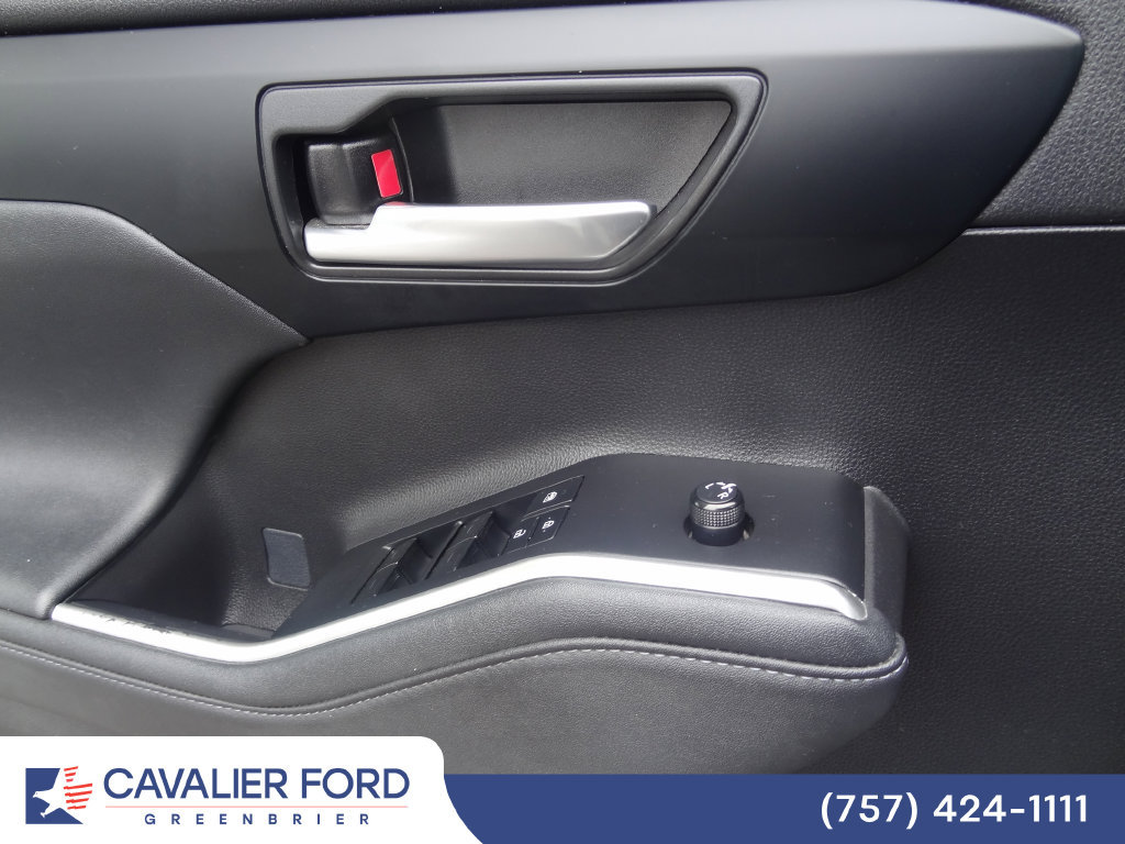 Used 2023 Toyota Highlander XLE FWD image 21