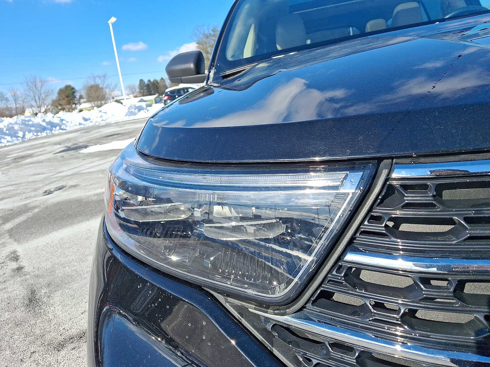 Certified 2022 Ford Explorer XLT w/ Equipment Group 202A image 9