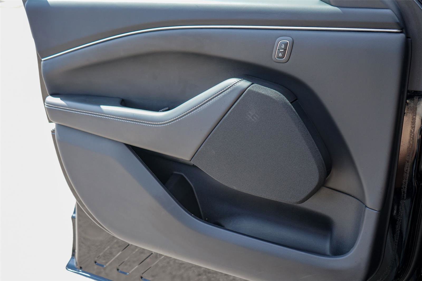 Certified 2025 Ford Mustang Mach-E Select image 19