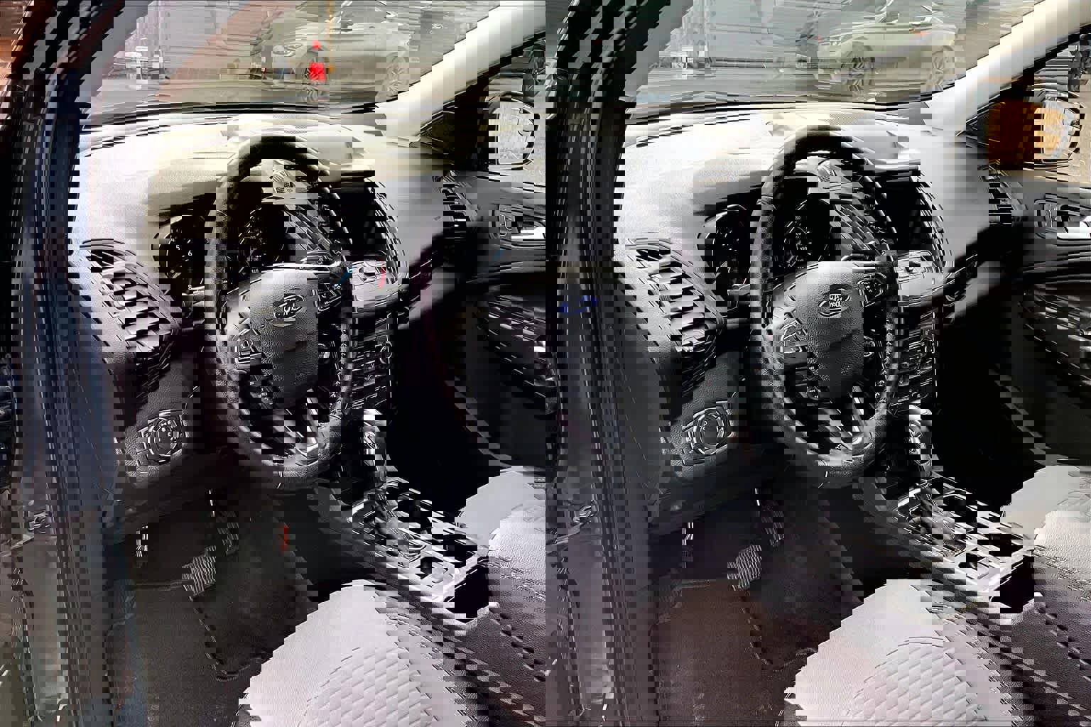 Certified 2019 Ford Escape SE image 19