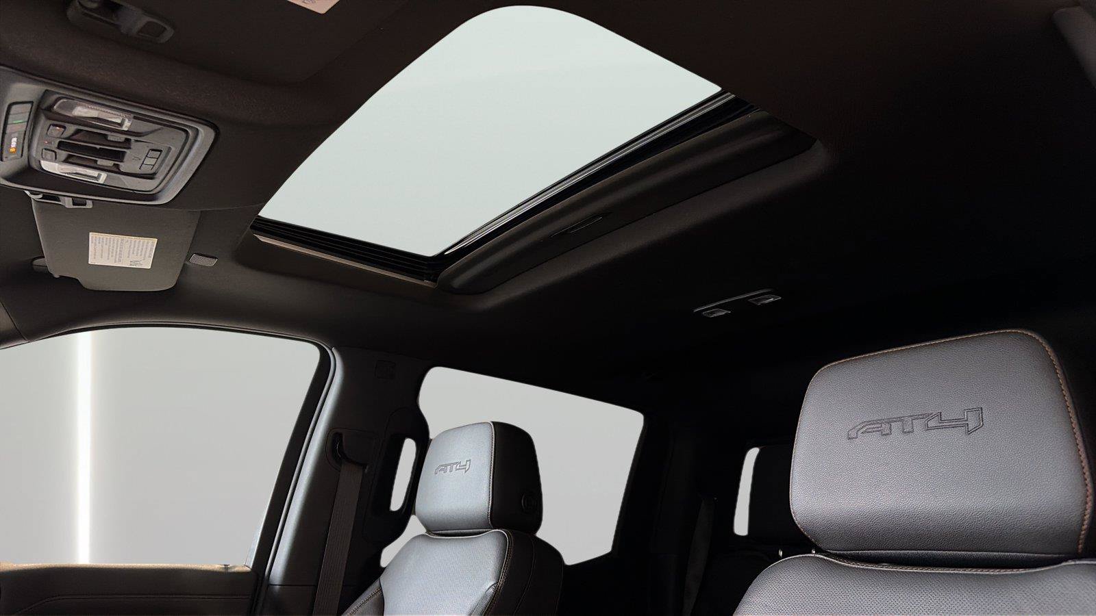 Used 2022 GMC Sierra 1500 AT4 w/ AT4 Premium Package AWD/4WD image 18
