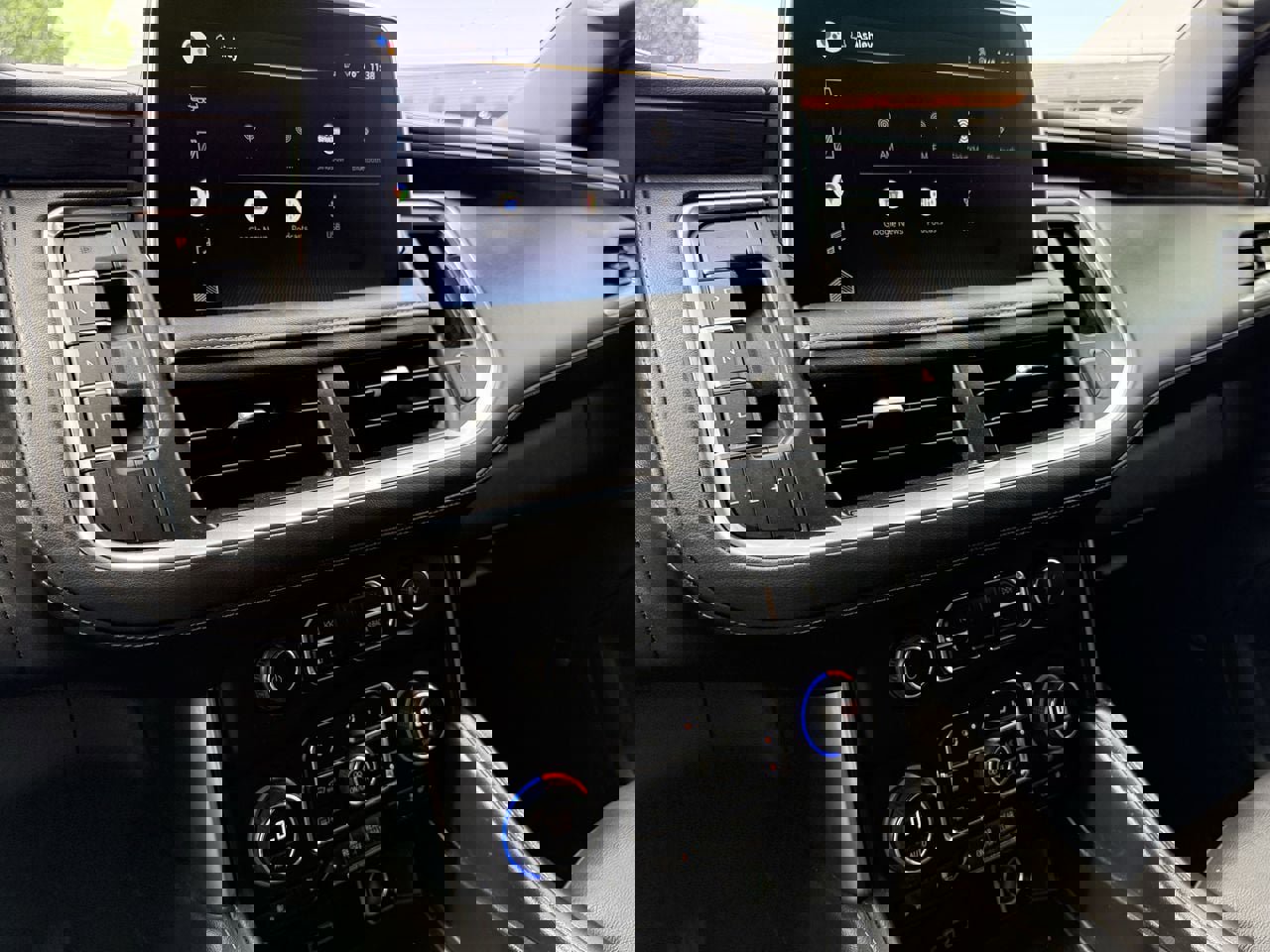 Used 2022 Chevrolet Tahoe LT w/ Luxury Package image 16