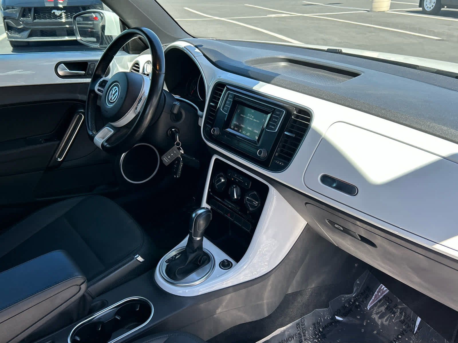 Used 2018 Volkswagen Beetle 2.0T S image 17