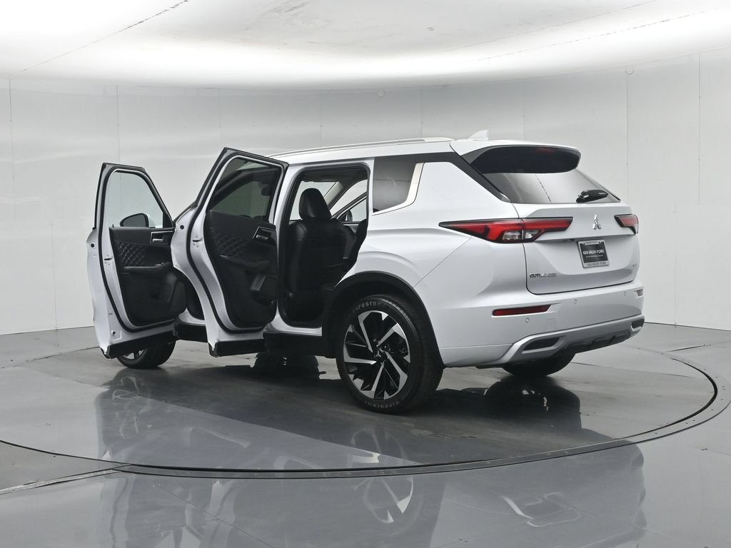 Used 2024 Mitsubishi Outlander SEL FWD image 32