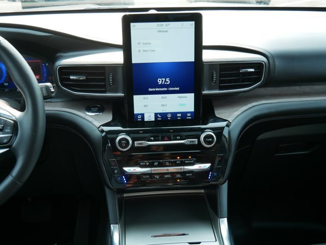 Certified 2023 Ford Explorer Platinum w/ Technology Package AWD/4WD image 18