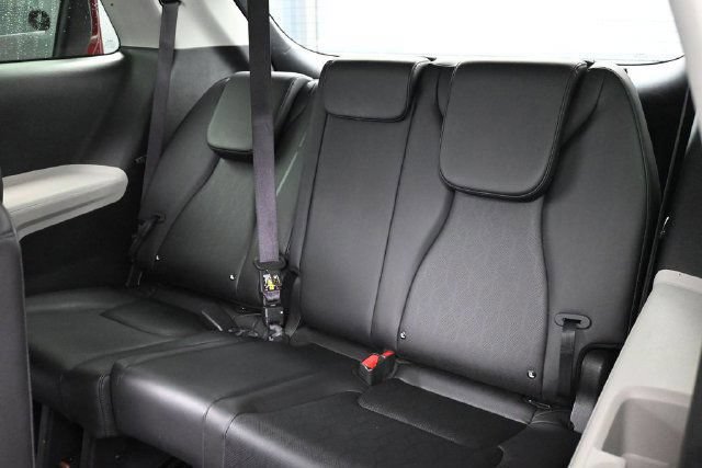 Used 2024 Kia Carnival LX FWD image 40