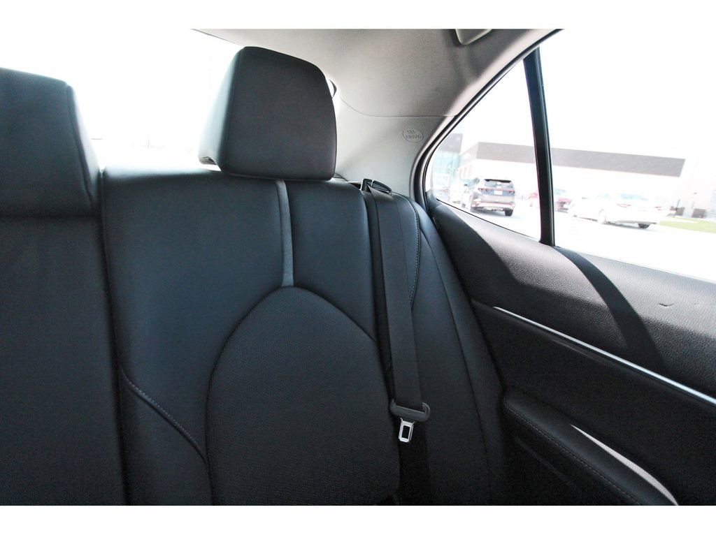 Used 2021 Toyota Camry XSE FWD image 13