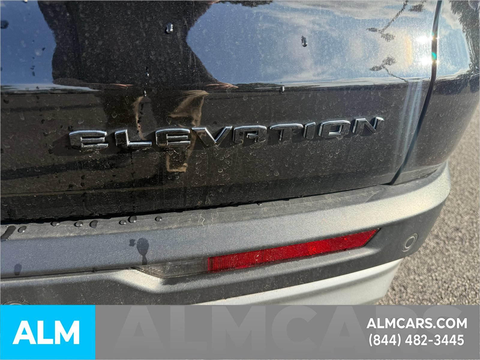 Used 2025 GMC Acadia Elevation w/ Elevation Premium Package FWD image 8