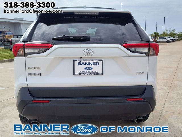 Used 2023 Toyota RAV4 XLE Premium FWD image 5