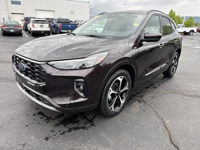 Certified 2023 Ford Escape ST-Line Elite AWD/4WD video 1