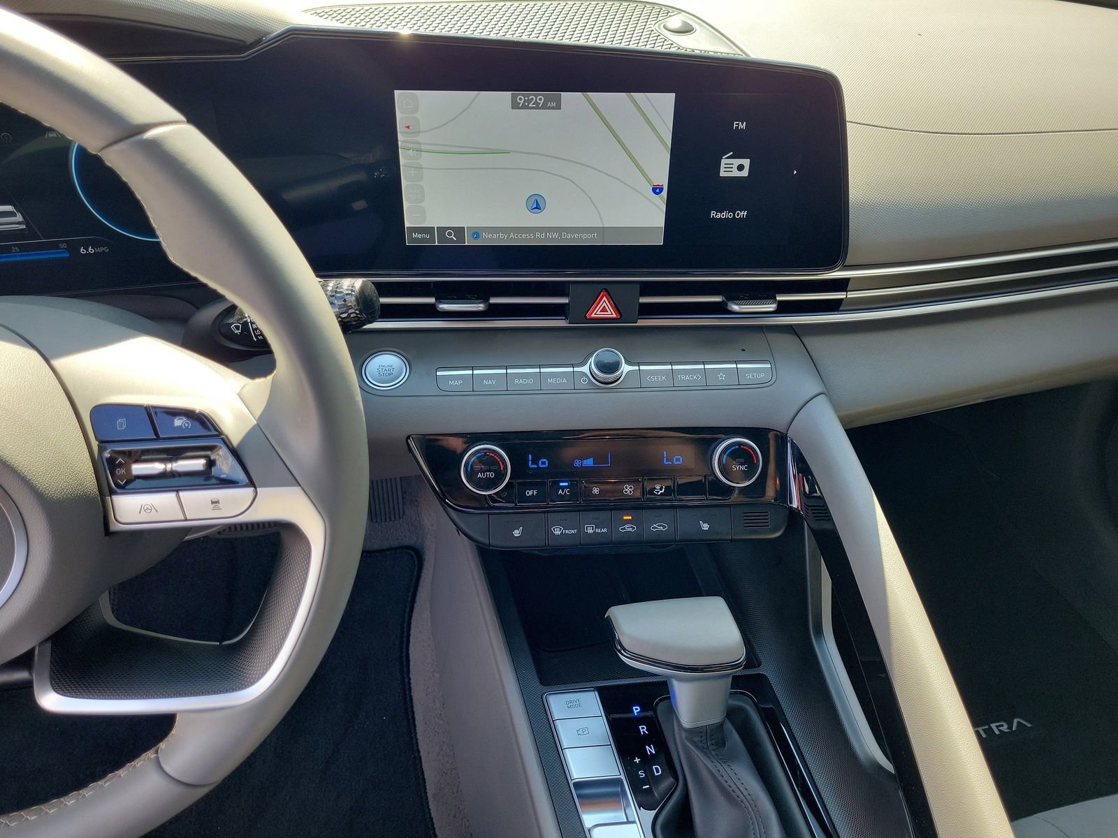 Used 2025 Hyundai Elantra SEL FWD image 21