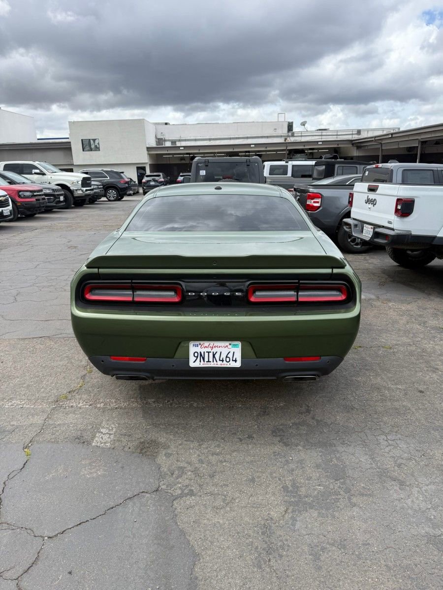 Used 2022 Dodge Challenger R/T RWD image 5