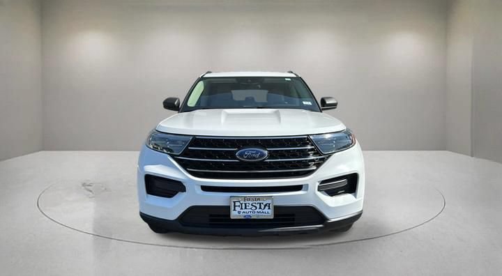 Certified 2020 Ford Explorer XLT RWD image 2