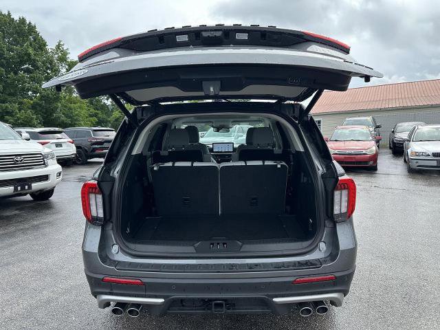 Certified 2025 Ford Explorer Platinum w/ Ultimate Package AWD/4WD image 11