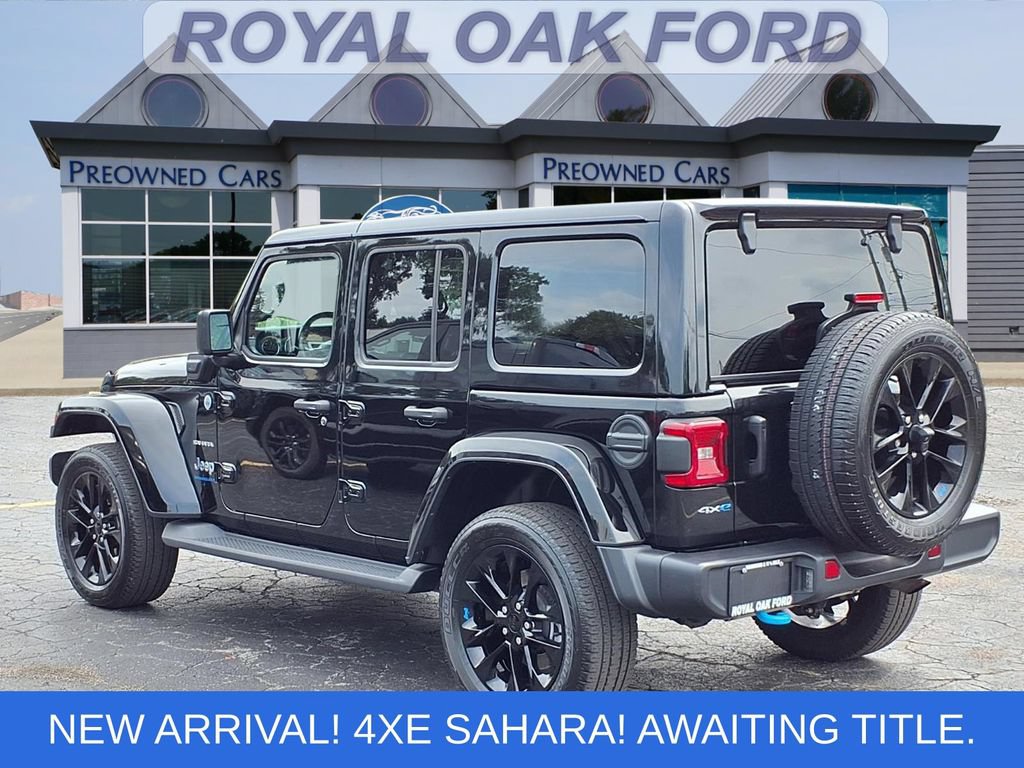 Used 2023 Jeep Wrangler Unlimited Sahara w/ Cold Weather Group AWD/4WD image 2