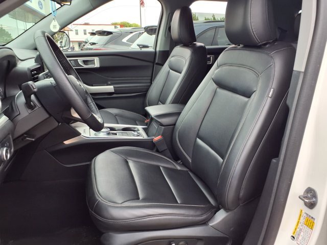 Certified 2024 Ford Explorer XLT w/ Equipment Group 202A AWD/4WD image 4