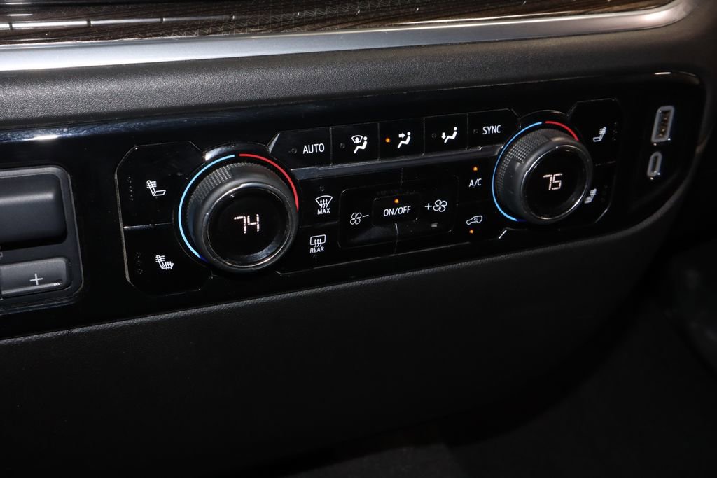 Used 2025 Chevrolet Silverado 3500 LT w/ Convenience Package AWD/4WD image 32