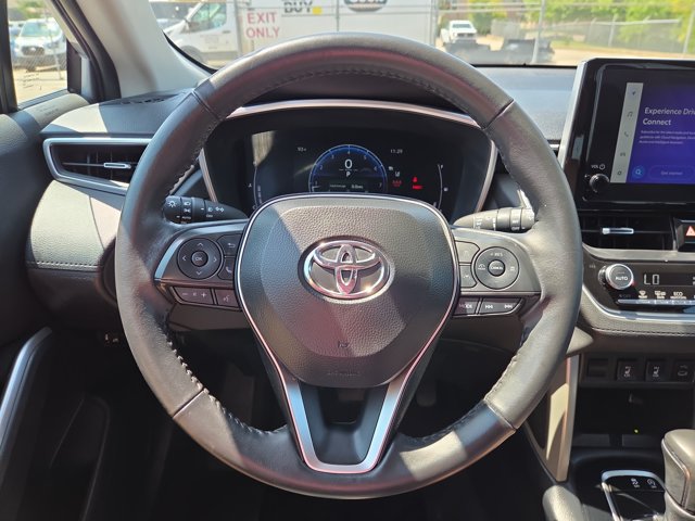 Used 2024 Toyota Corolla Cross XLE FWD image 18
