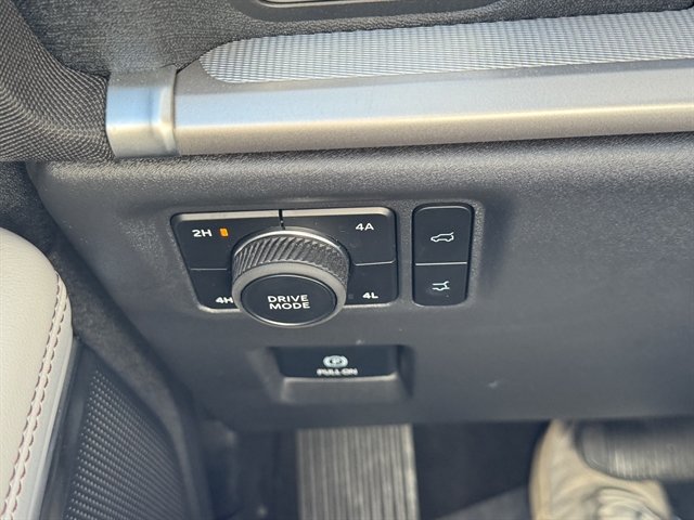 Certified 2025 Ford Expedition Active AWD/4WD image 8