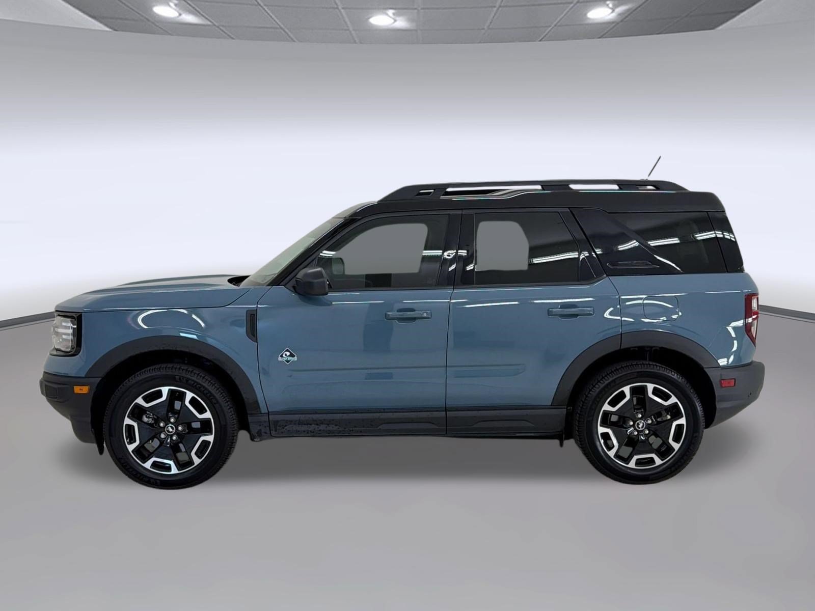 Certified 2023 Ford Bronco Sport Outer Banks w/ Tech Package AWD/4WD image 2