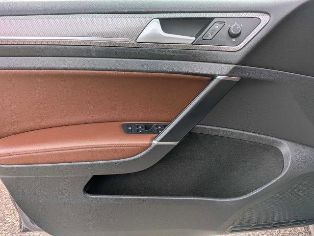 Used 2019 Volkswagen Golf Alltrack S AWD/4WD image 16