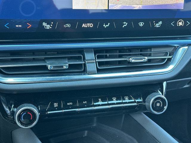 Used 2025 Chevrolet Equinox EV LT w/ Convenience Package image 19