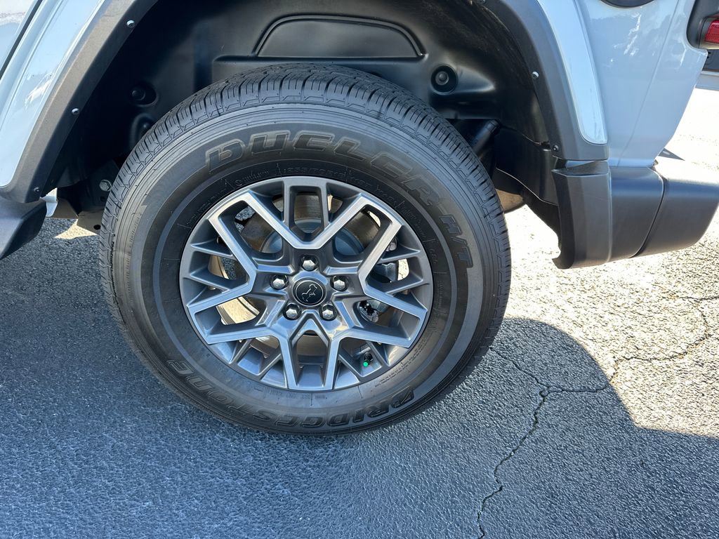 Used 2024 Jeep Wrangler Sahara image 19