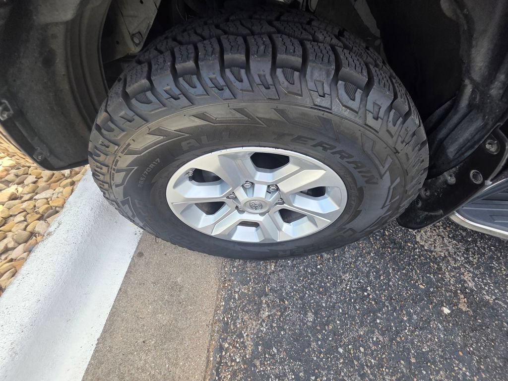 Used 2019 Toyota 4Runner SR5 RWD image 9