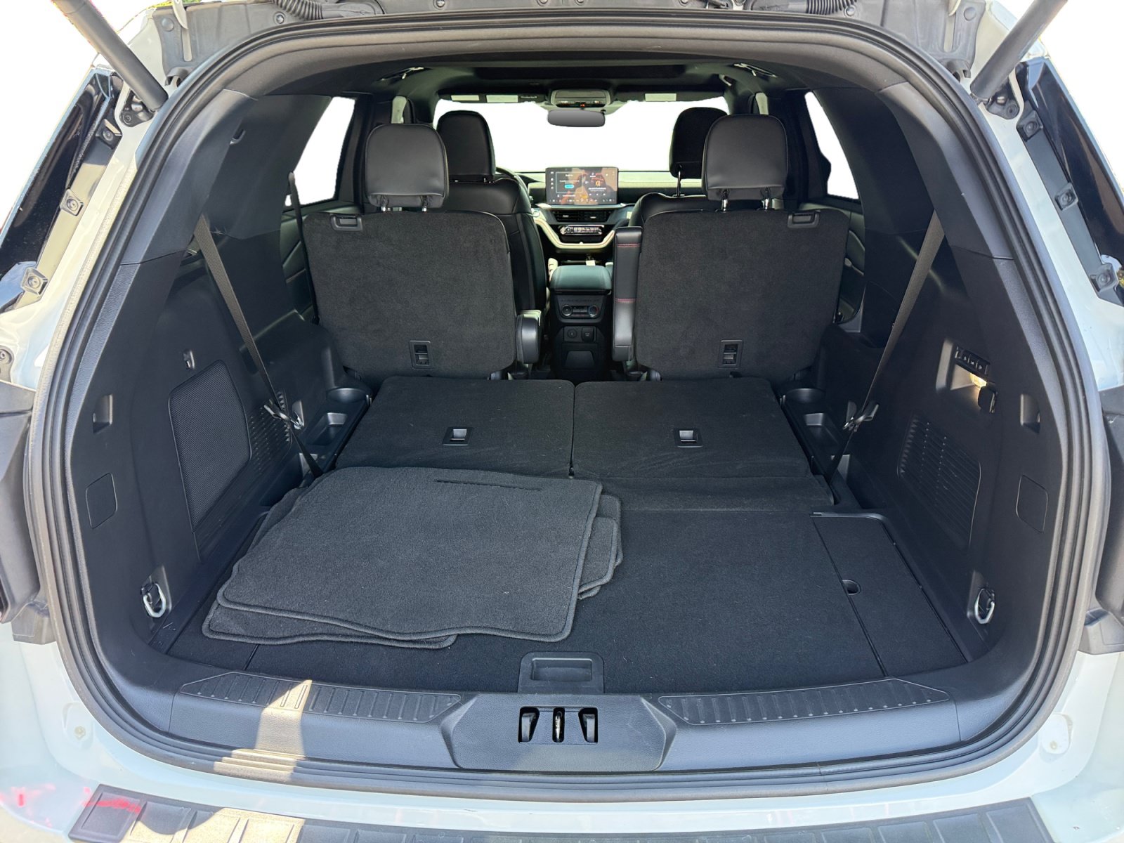 Certified 2025 Ford Explorer ST w/ Sun And Sound Package AWD/4WD image 17