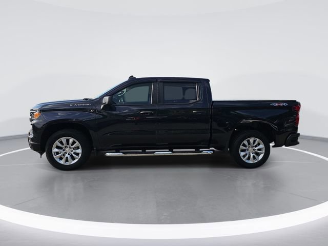 Used 2022 Chevrolet Silverado 1500 Custom image 2
