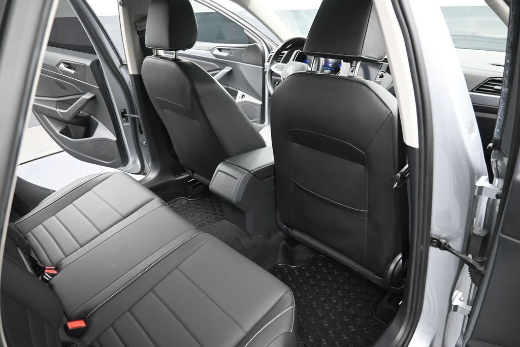 Used 2023 Volkswagen Jetta SE FWD image 10